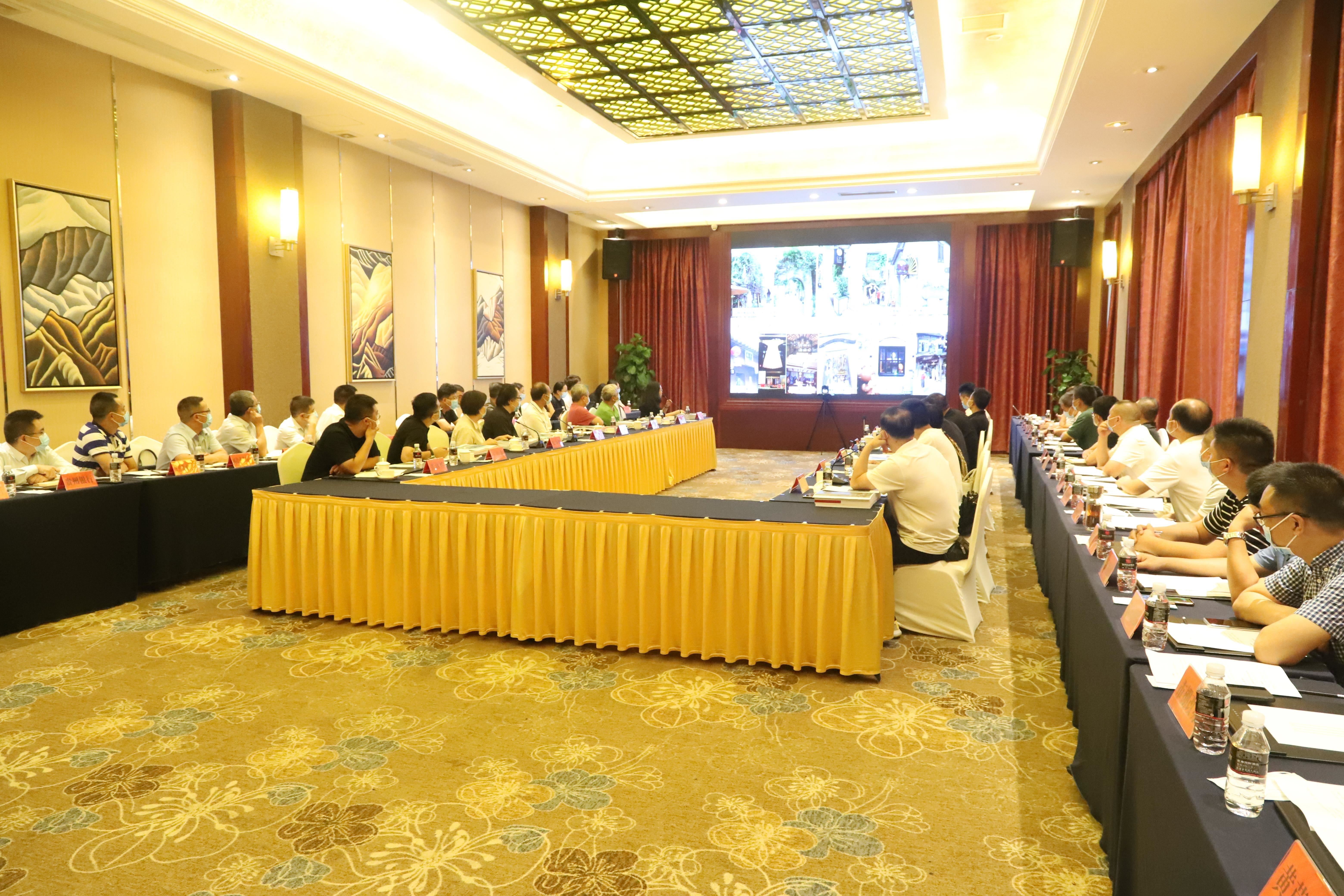 王春龍先生受邀出席“重見興義·共同締造”大師工作營中期成果評議會(huì)